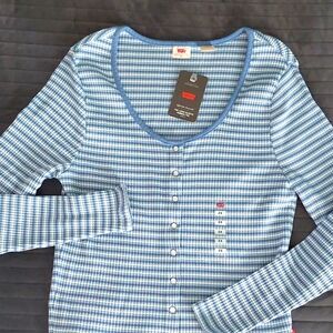 Long-sleeved ribbed tee